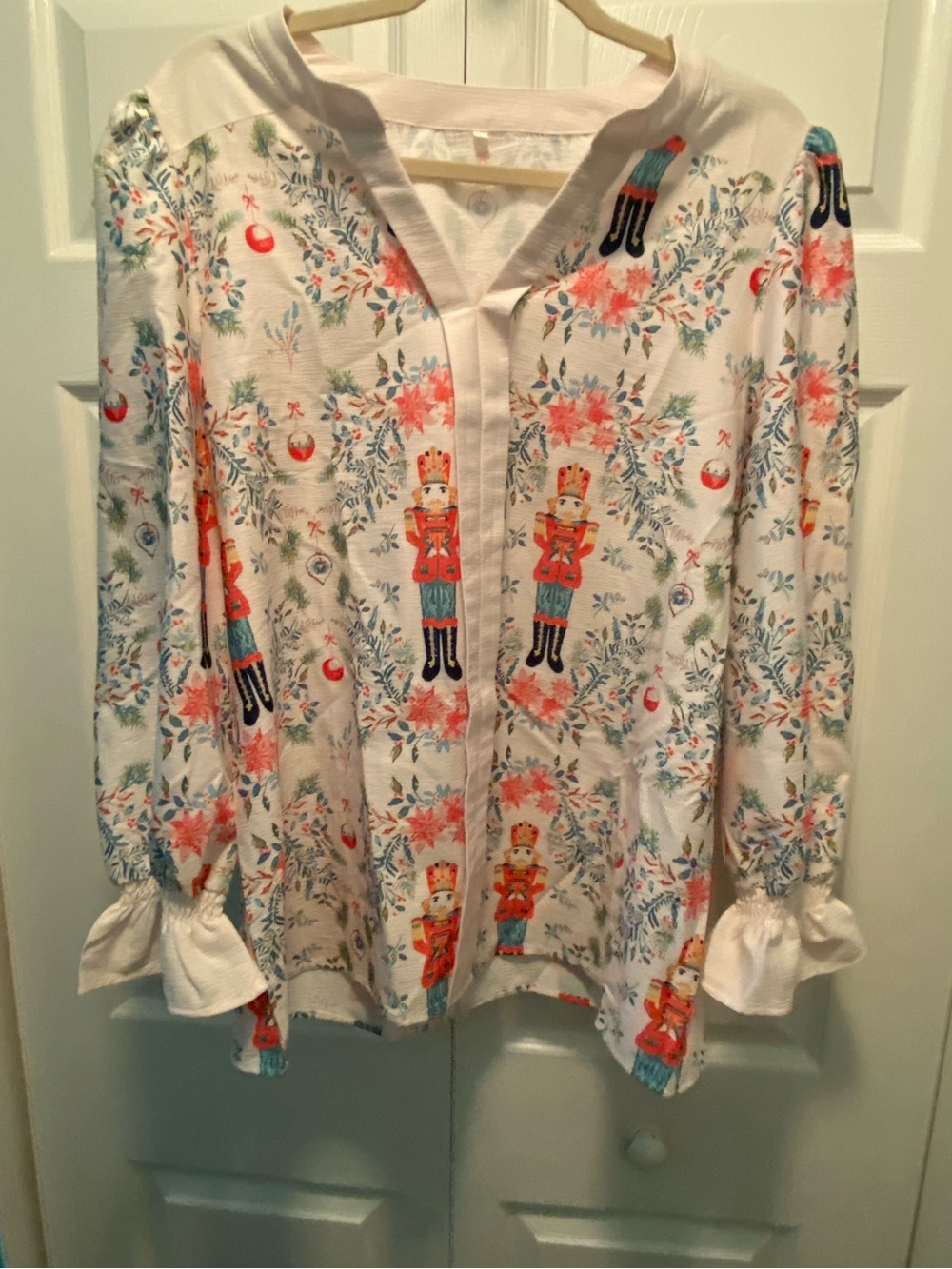 Christmas Nutcracker Cream Color Long Sleeve Blouse V-Neck  flounce cuffs Large